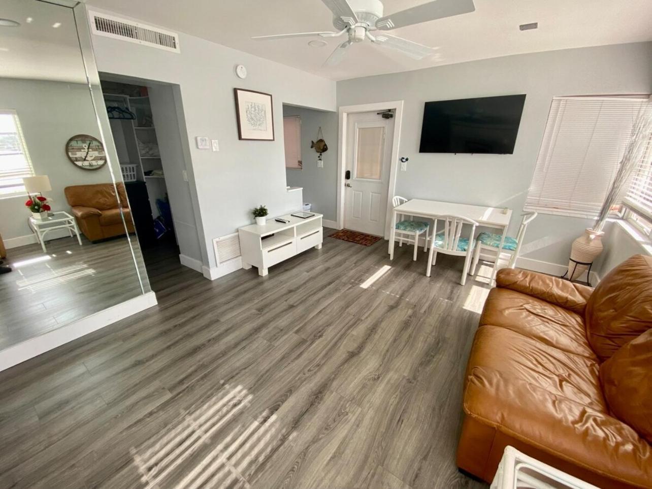 Studio Intracoastal Views! 5 Min Walk To The Beach Villa Pompano Beach Exterior foto