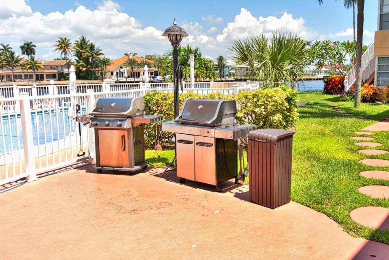 Studio Intracoastal Views! 5 Min Walk To The Beach Villa Pompano Beach Exterior foto